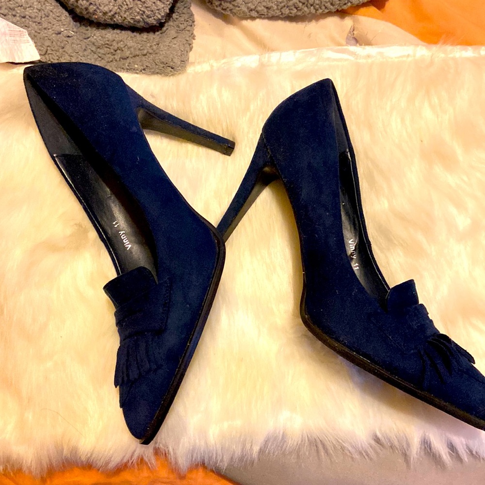 Faux suede blue shoe